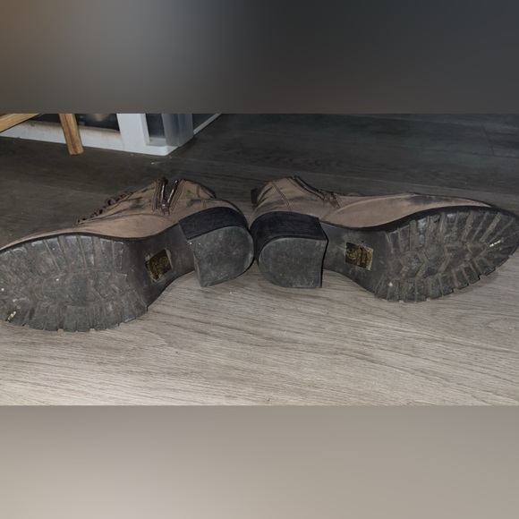 Woman’s brown heeled combat boots- size 7.5 - Picture 5 of 8